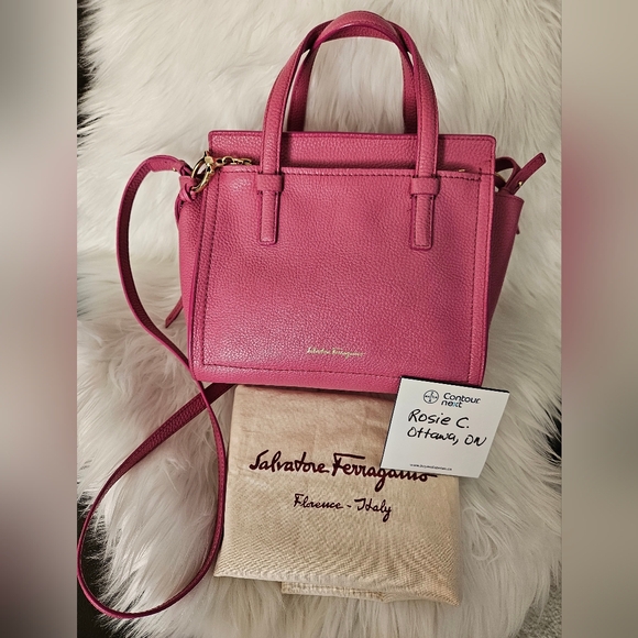 Salvatore Ferragamo Handbags - Authentic Salvatore Ferragamo Gancini Amy 21 Leather Tote